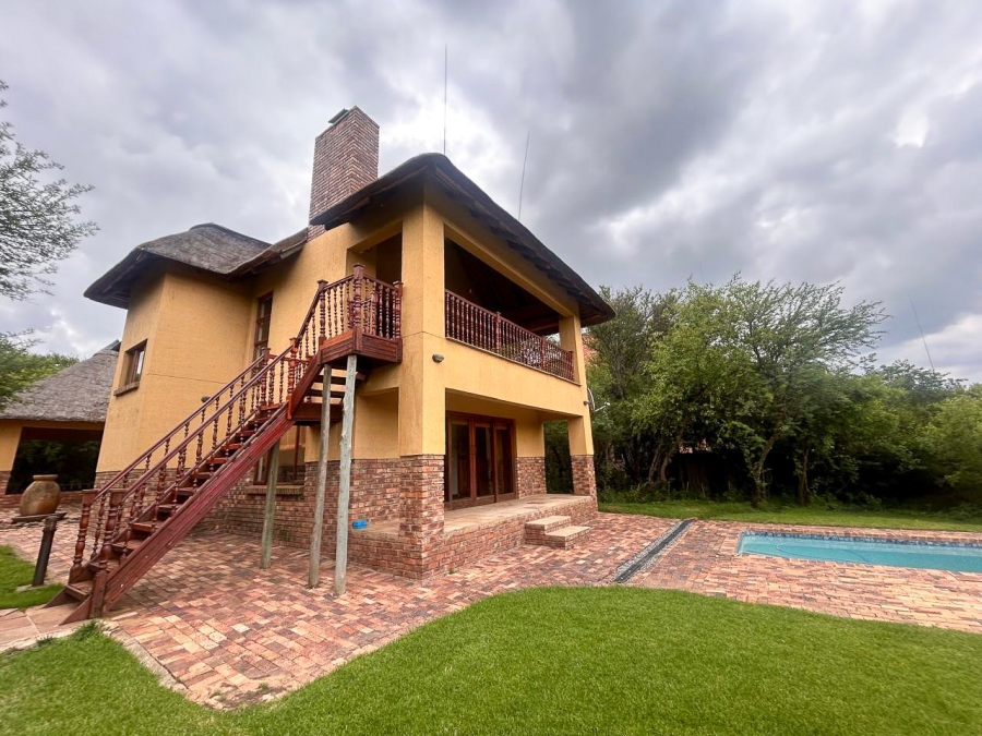 4 Bedroom Property for Sale in Boschenvaal River Front Lodges Free State